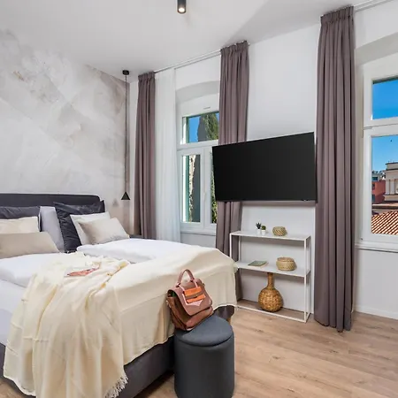 Apartment Mini Palais